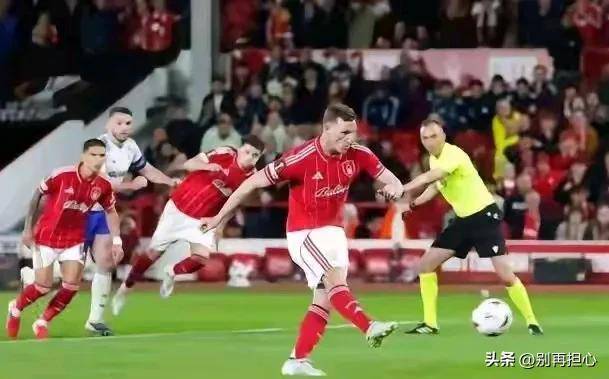 欧战一夜太疯狂！英超杀疯了，西甲偷着乐，德甲真的太憋屈
